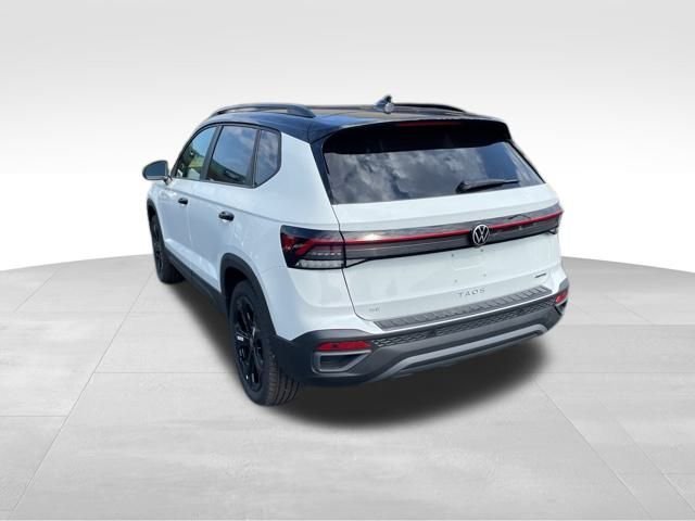2025 Volkswagen Taos SE photo 3