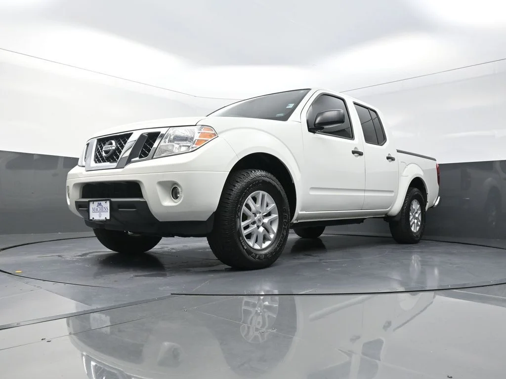 Used 2017 White Nissan SV image 24