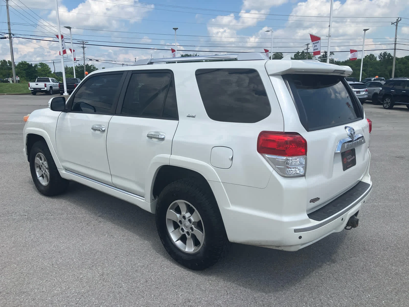 Used 2013 Blizzard Pearl Metallic Toyota SR5 image 5
