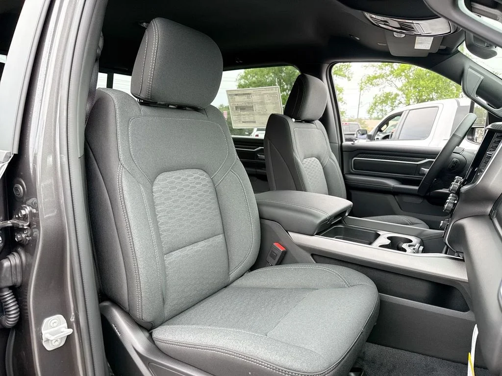 New 2026 Granite Crystal Metallic Clear-Coat Exterior Paint RAM Big Horn/Lone Star image 30