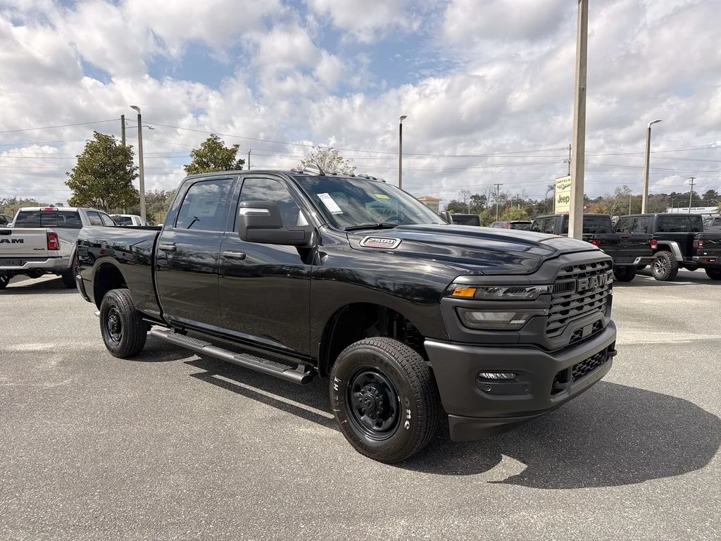 New 2026 Diamond Black Crystal Pearl-Coat Exterior Paint RAM Tradesman image 1