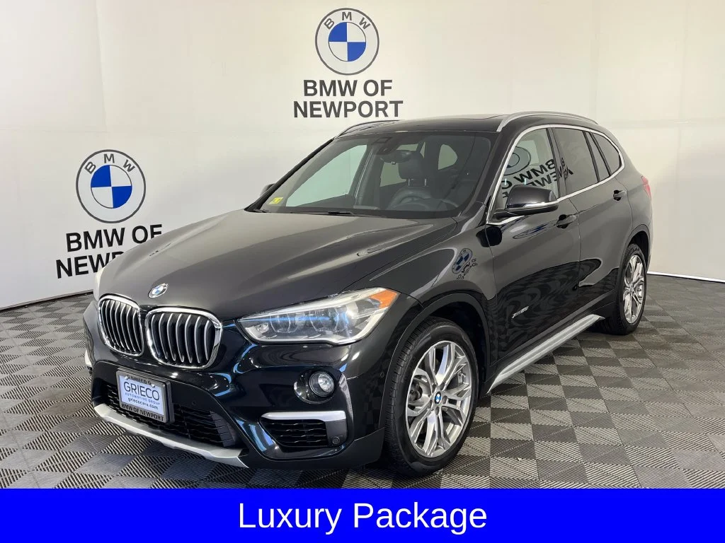 Used 2017 Black Sapphire Metallic BMW xDrive28i image 3