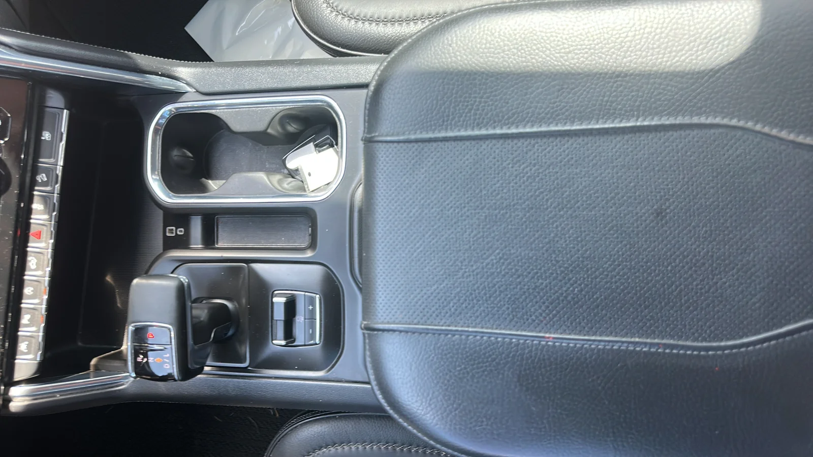 Used 2024 Silver GMC Denali image 13