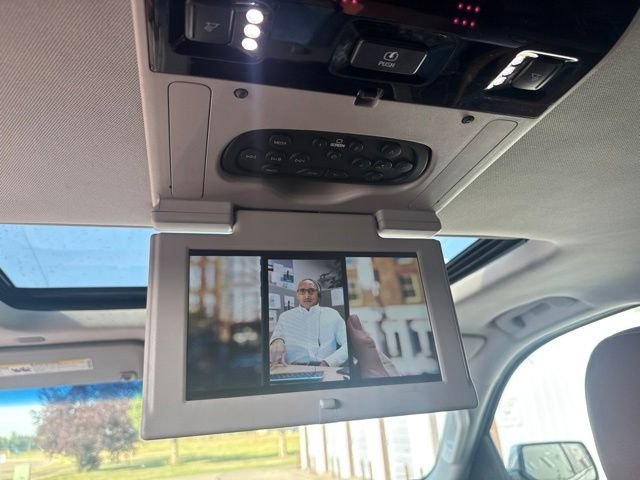 Used 2019 White Chevrolet Premier image 2