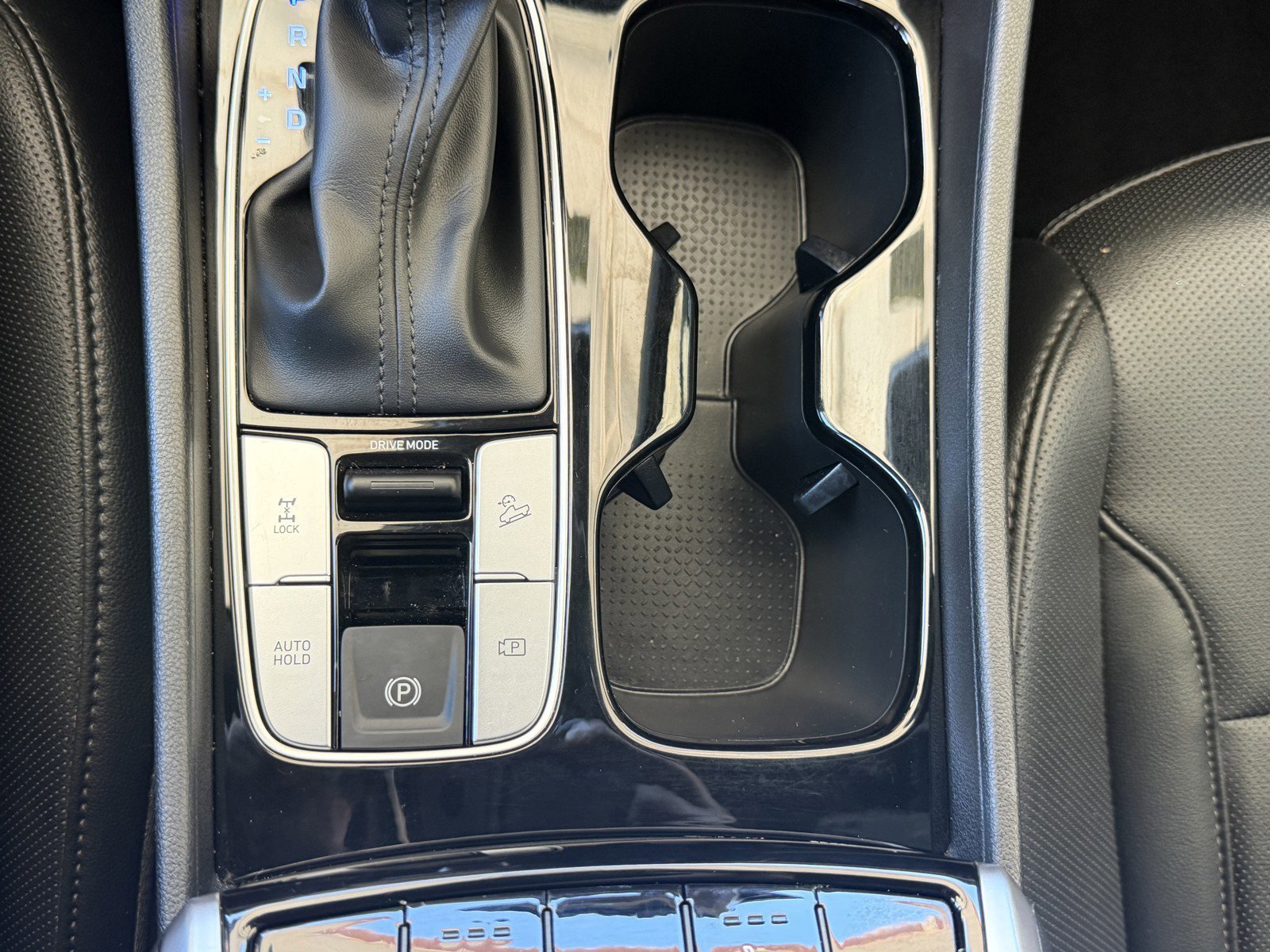 Used 2024 Hampton Gray Hyundai XRT image 13