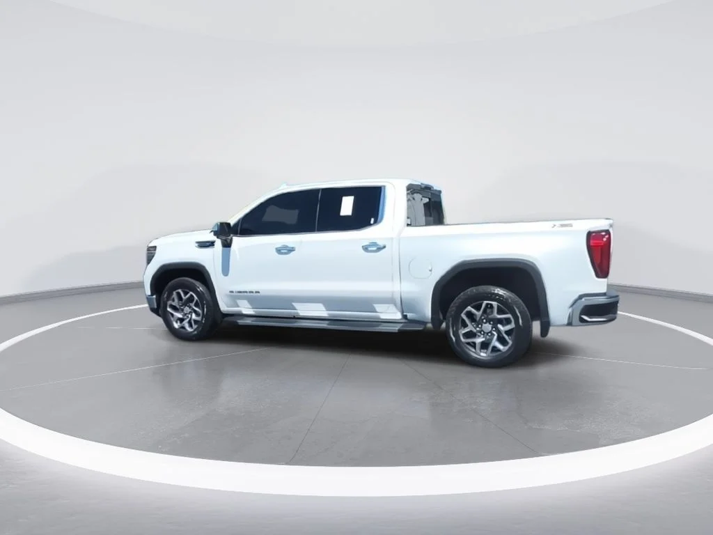 Used 2024 White GMC SLT image 6