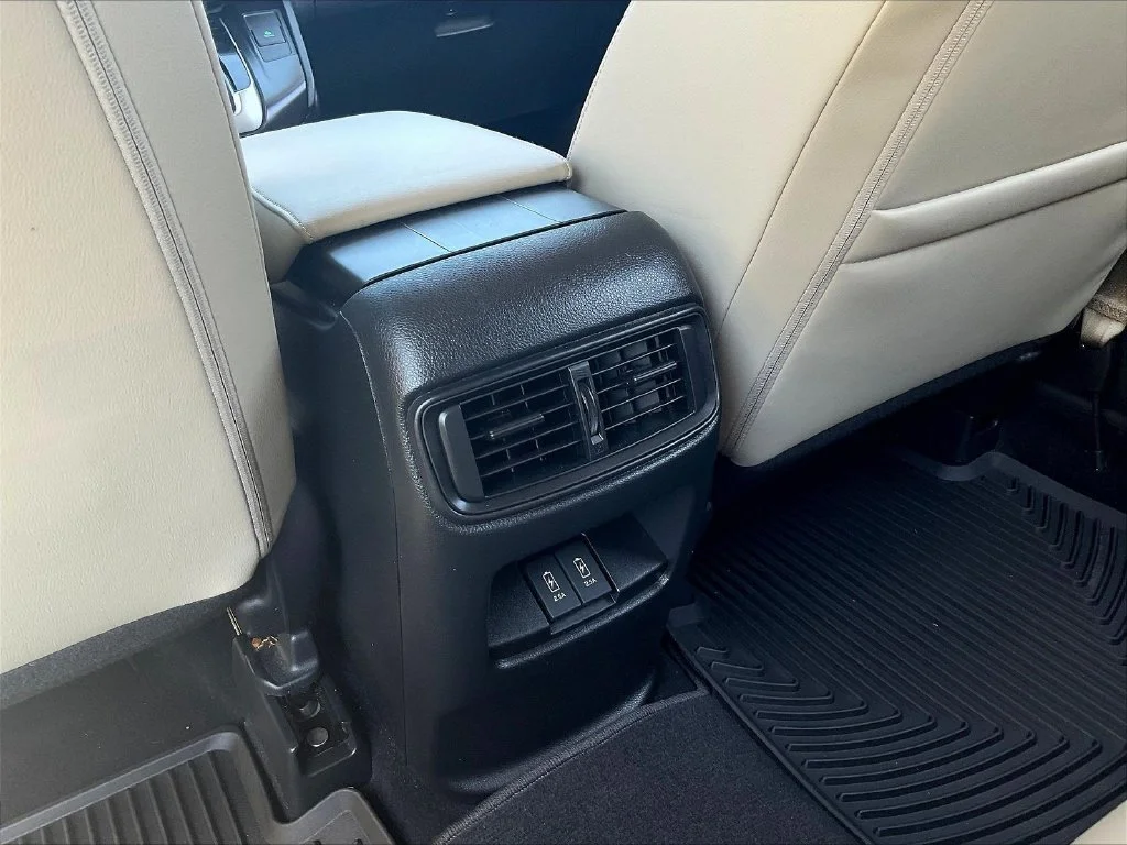 Used 2017  Honda EX-L image 11