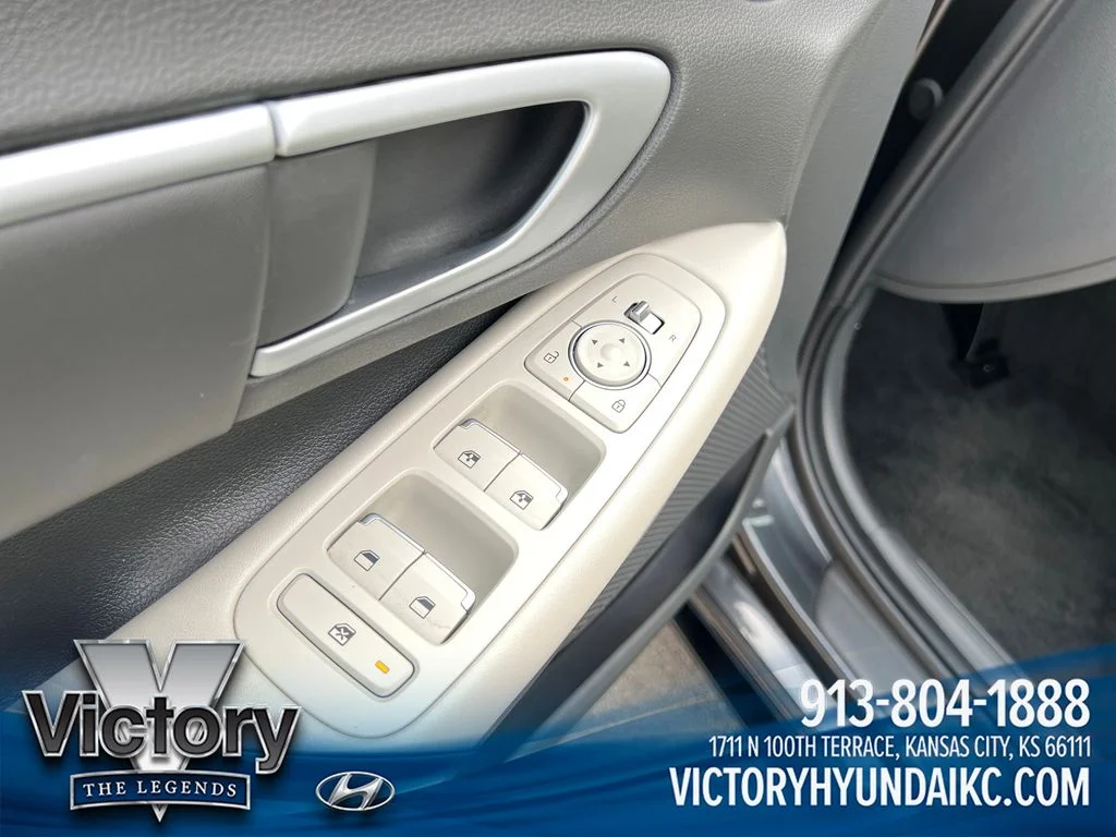 Used 2025 Gray Hyundai SEL image 11