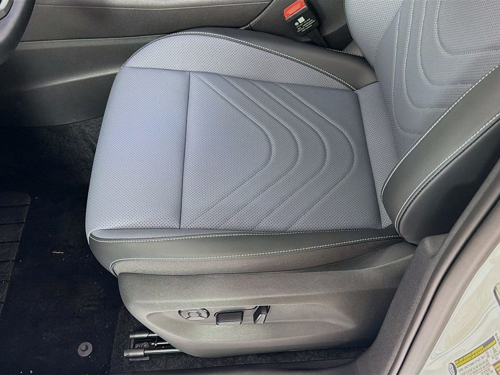 2026 Volkswagen Tiguan SE - Photo 19