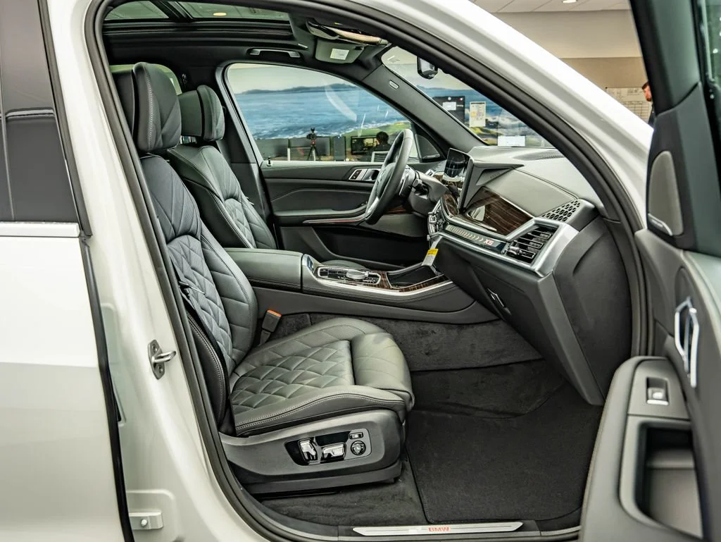 New 2026 Mineral White Metallic BMW xDrive40i image 41