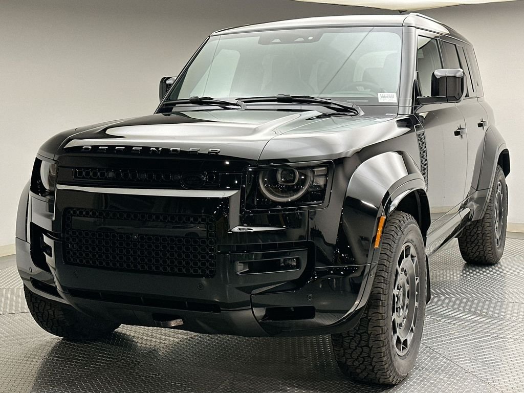 2026 Land Rover Defender 110 OCTA Black P635's photo