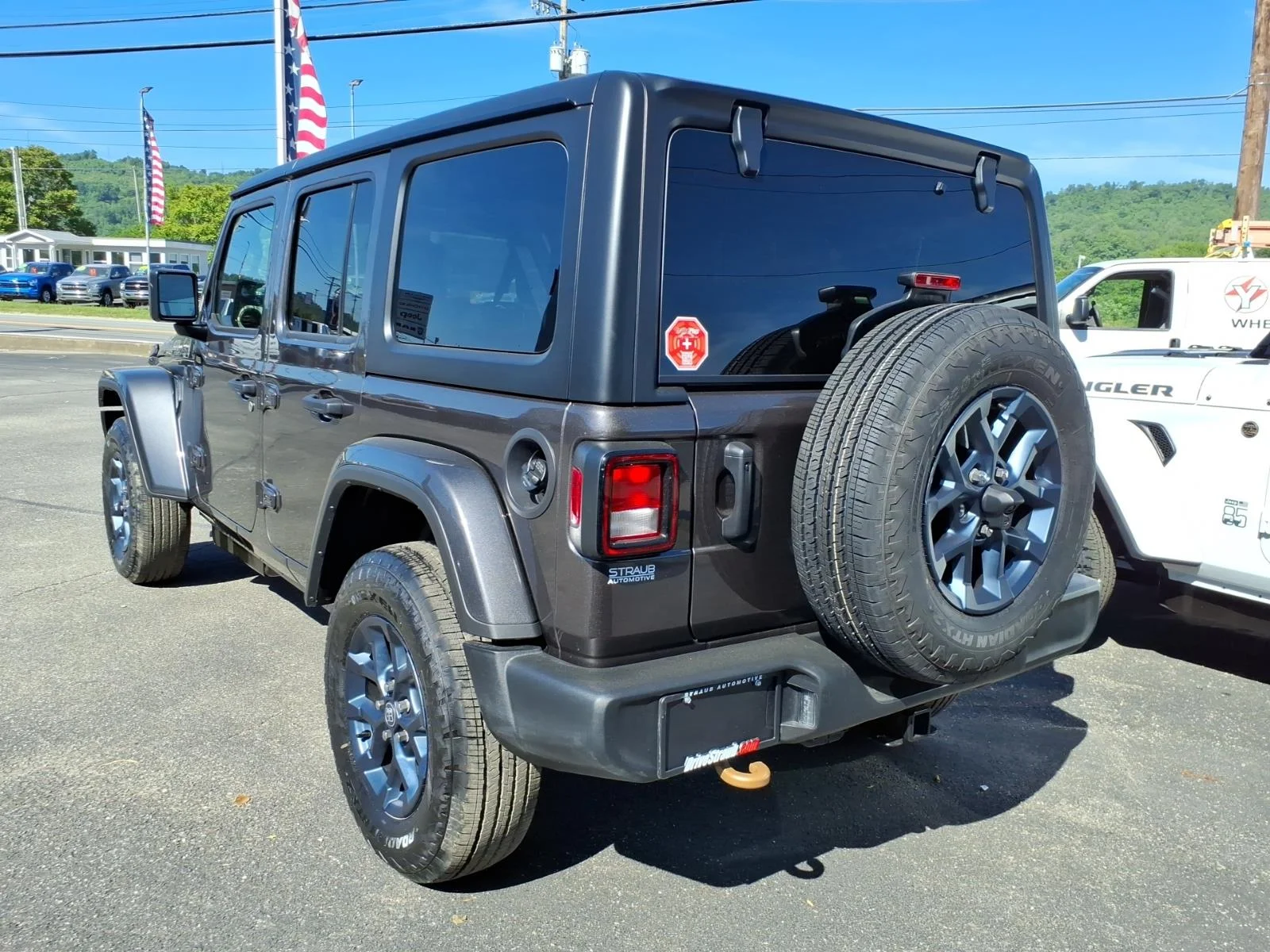 New 2026 Granite Crystal Metallic Clear-Coat Exterior Paint Jeep 85th Anniversary Edition image 3