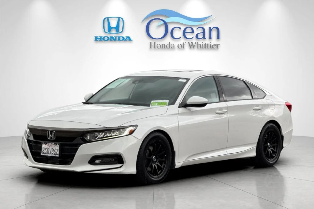 Used 2020 Platinum White Pearl Honda Sport image 8