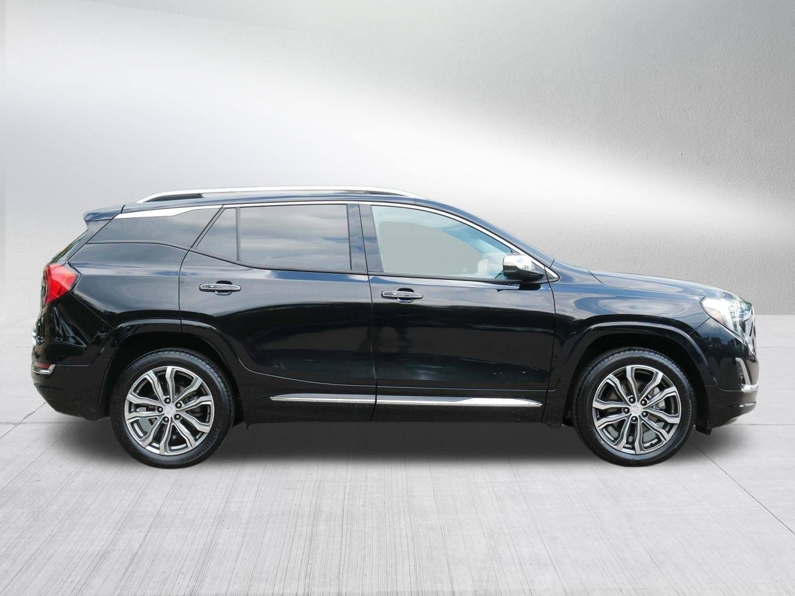 Used 2018 Ebony Twilight Metallic GMC Denali image 8
