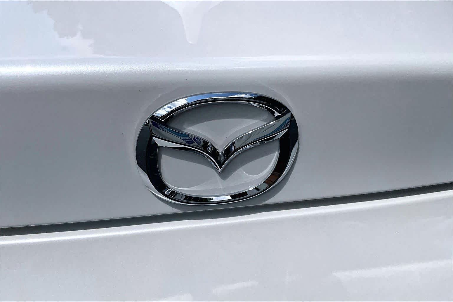 Used 2024 Snowflake White Pearl Mica Mazda Grand Touring image 28