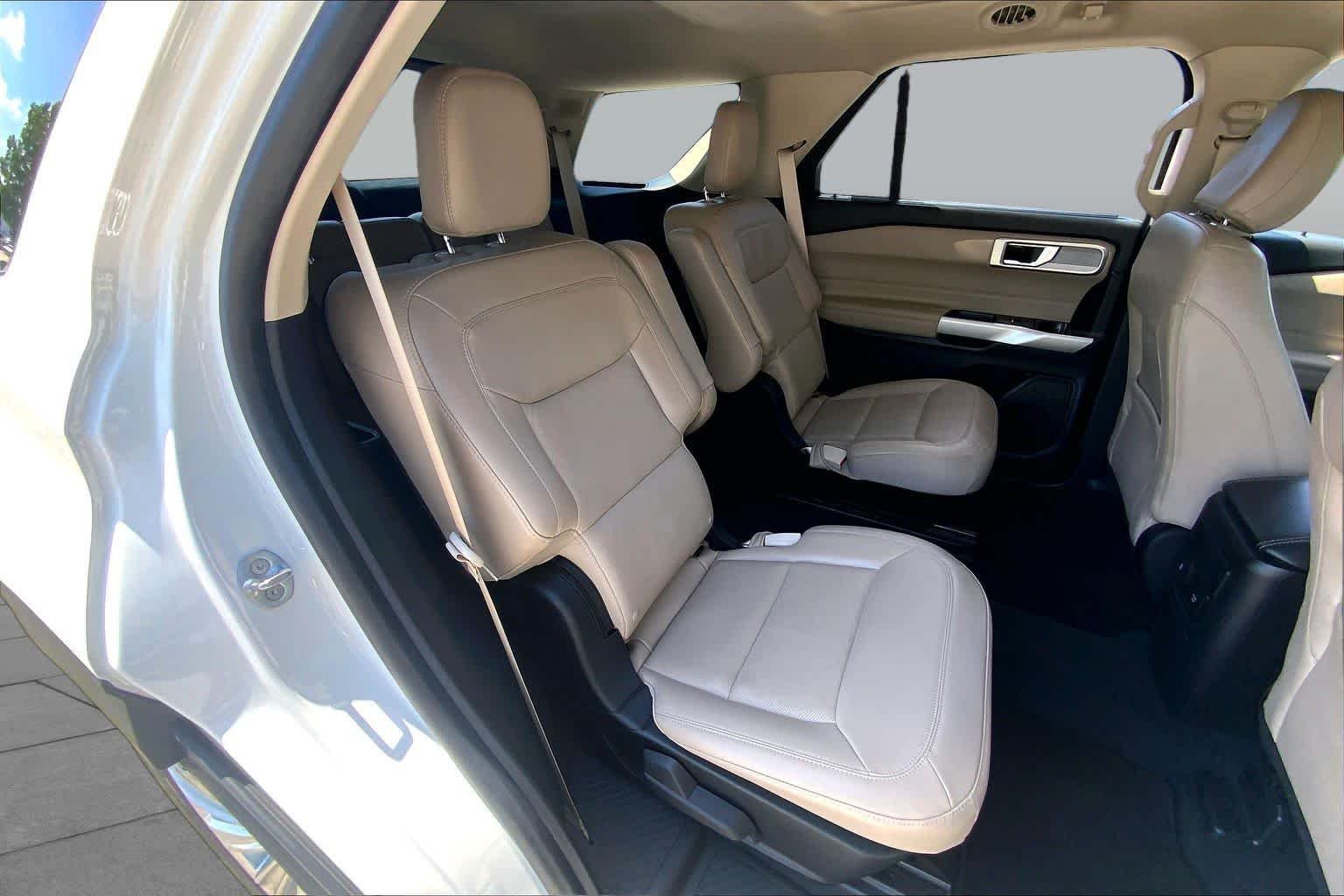 Used 2022 Star White Metallic Tri-Coat Ford Limited image 20