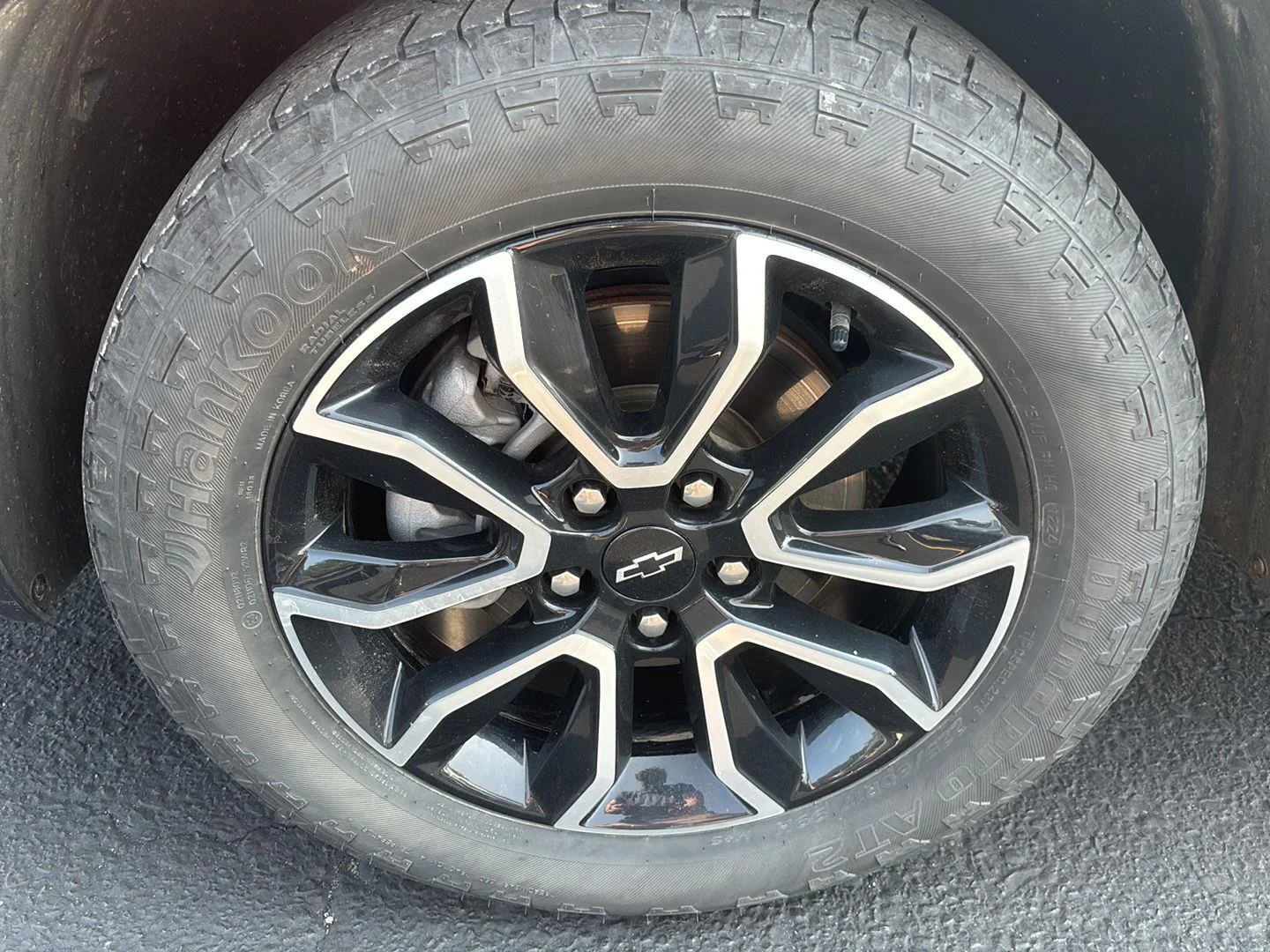 Used 2025 Sterling Gray Metallic Chevrolet ACTIV image 4