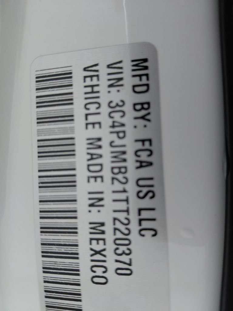 New 2026 Bright White Clear-Coat Exterior Paint Jeep Laredo image 30