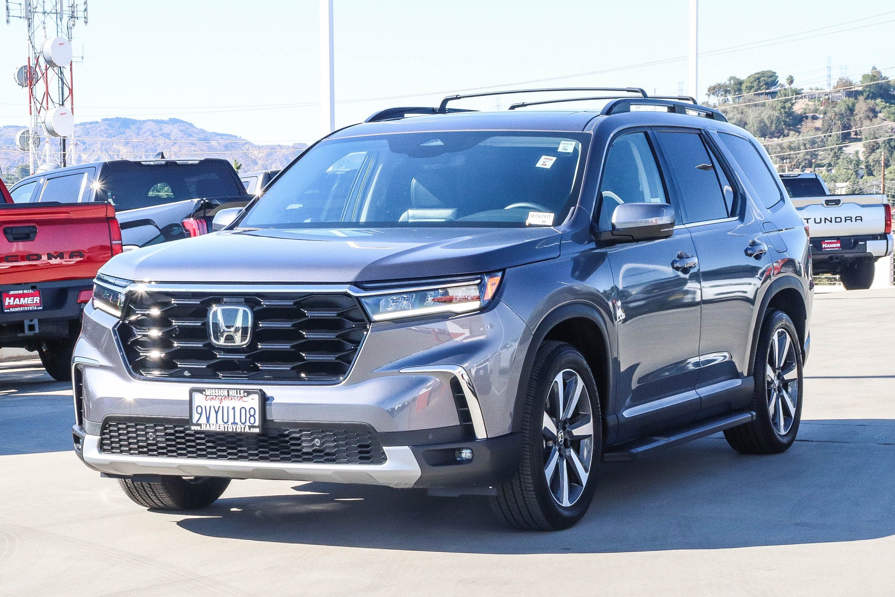 Used 2025 Modern Steel Metallic Honda Touring image 3