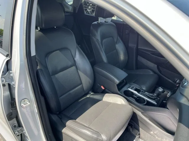 Used 2017 Silver Hyundai Limited image 27