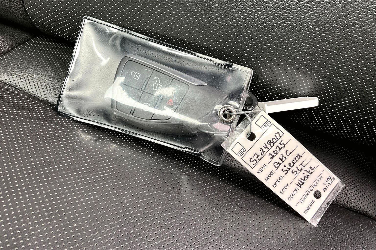Used 2025 Summit White GMC SLT image 15