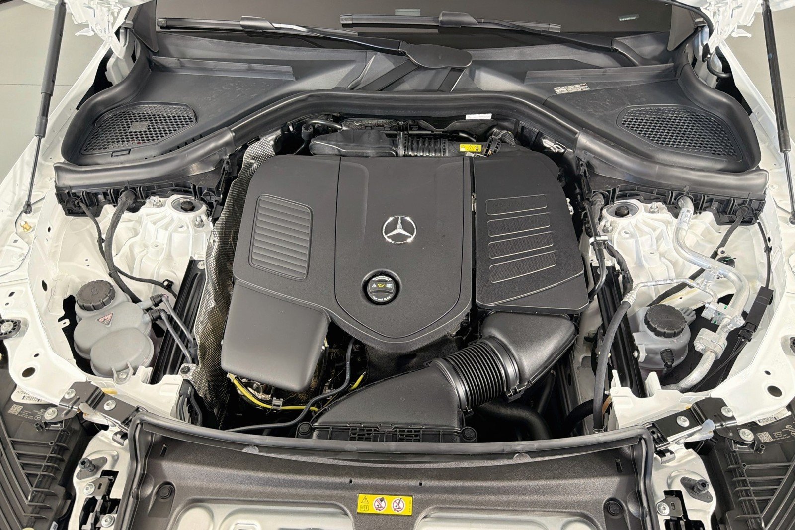 New 2027 Polar White Mercedes-Benz GLC 300 4MATIC® Coupe image 10