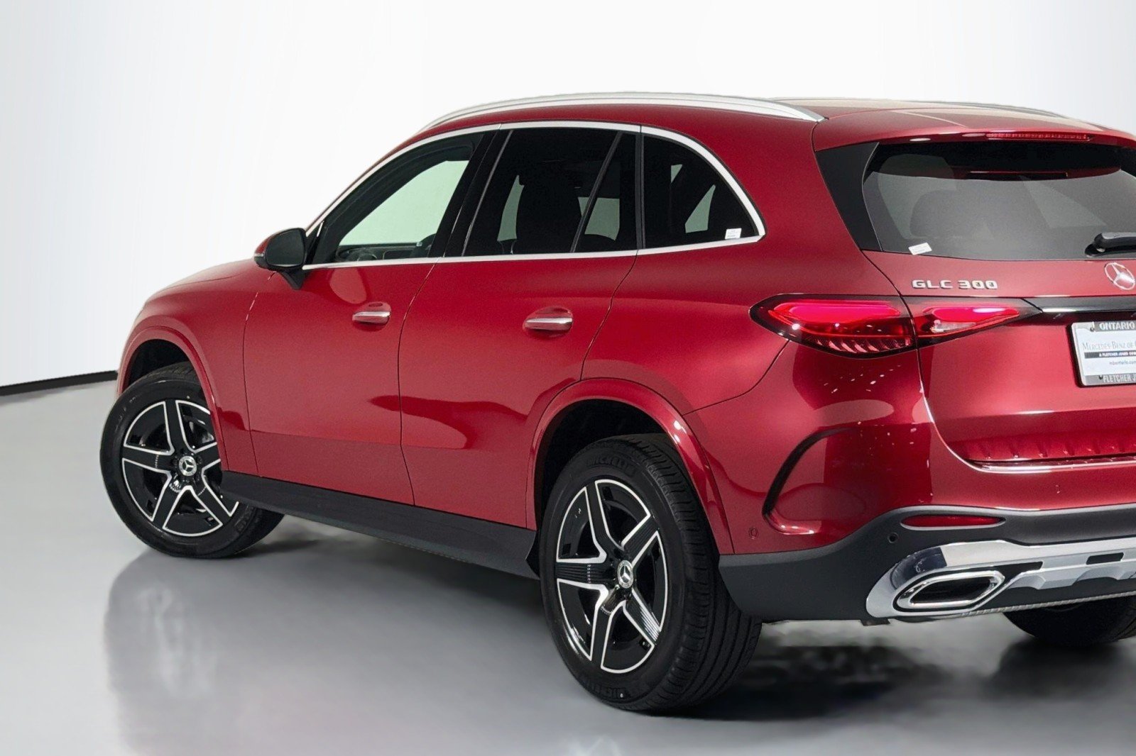New 2026 MANUFAKTUR Patagonia Red Metallic Mercedes-Benz GLC 300 4MATIC® SUV image 14