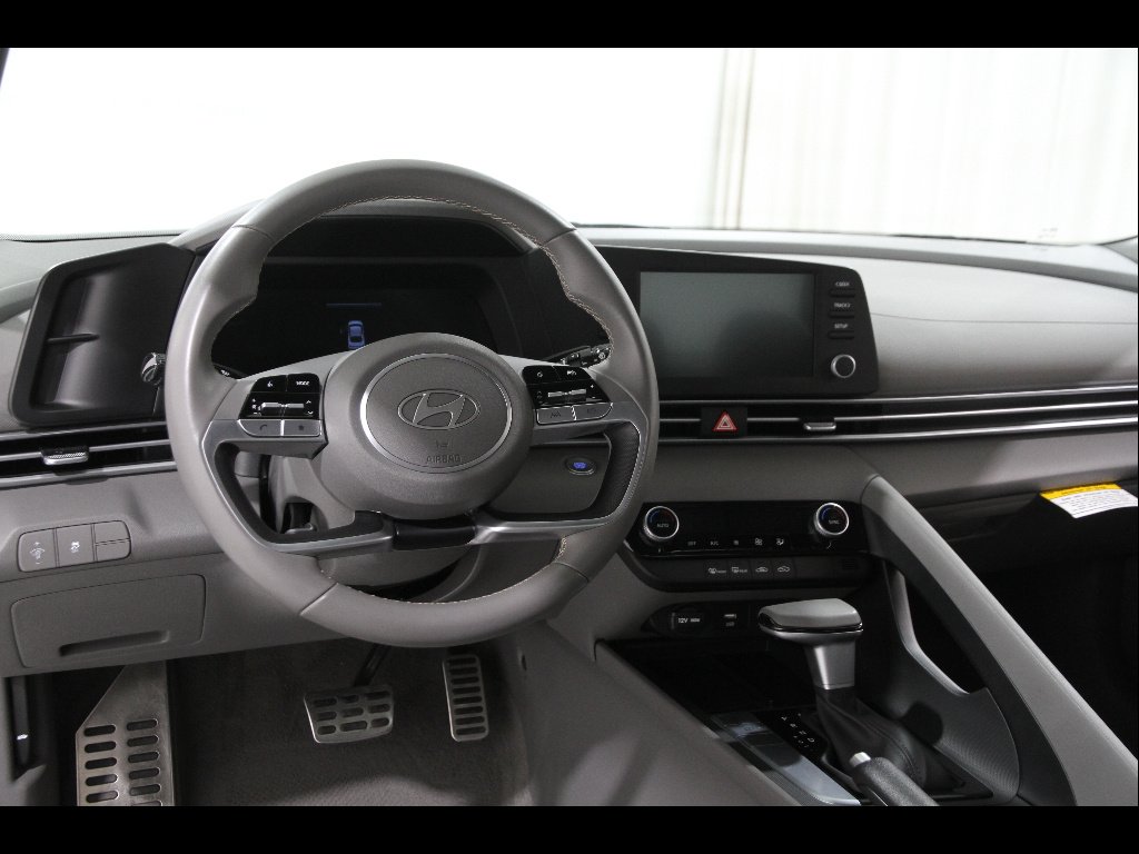 Certified Used 2025 Serenity White Pearl Hyundai SEL Sport image 6