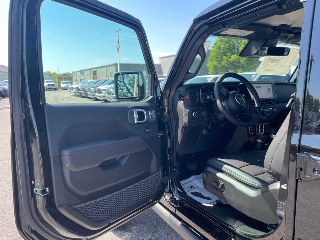 New 2026 Black Clear-Coat Exterior Paint Jeep Rubicon X image 16
