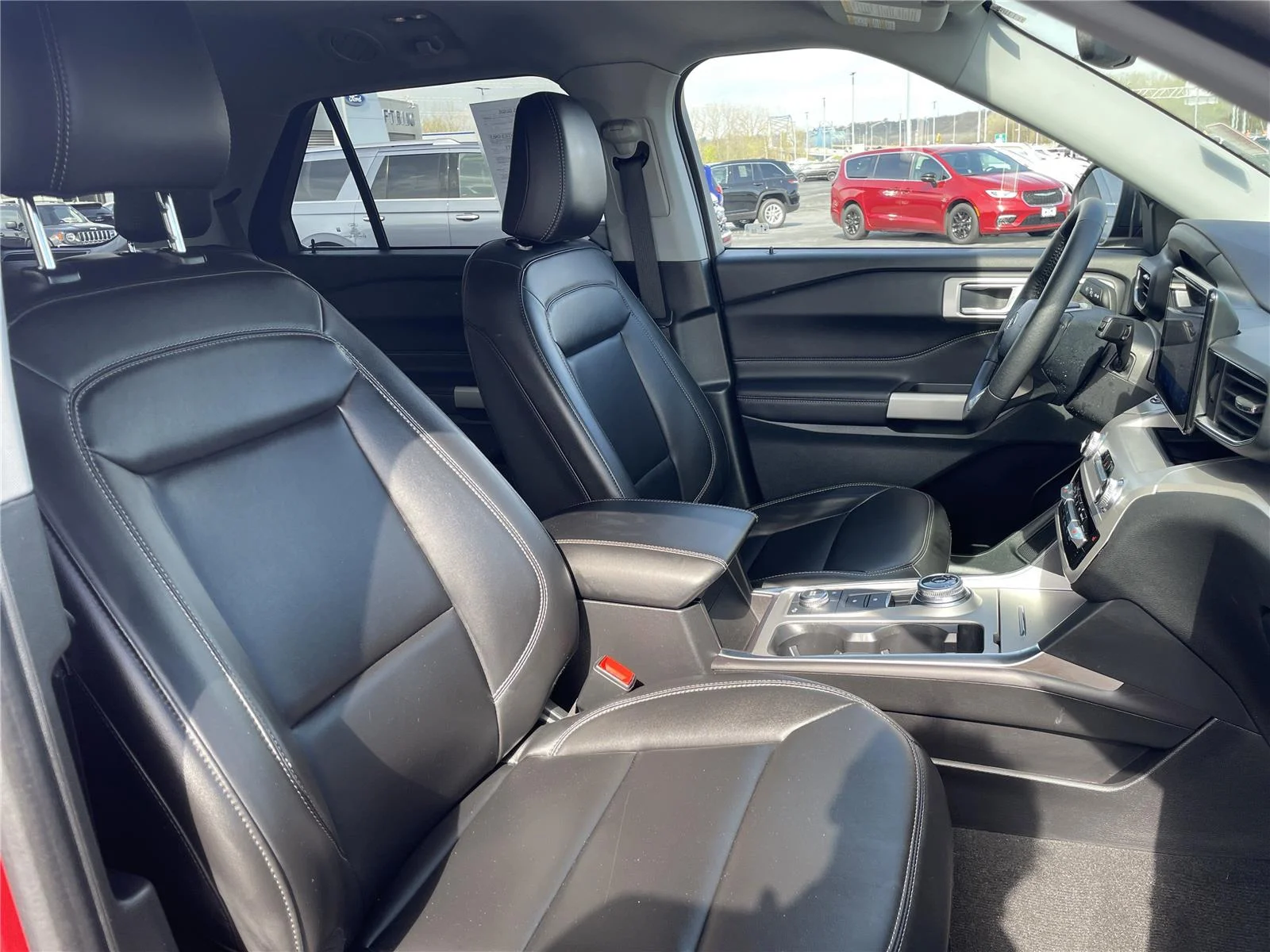 Used 2024 Rapid Red Metallic Tinted Clearcoat Ford XLT image 29