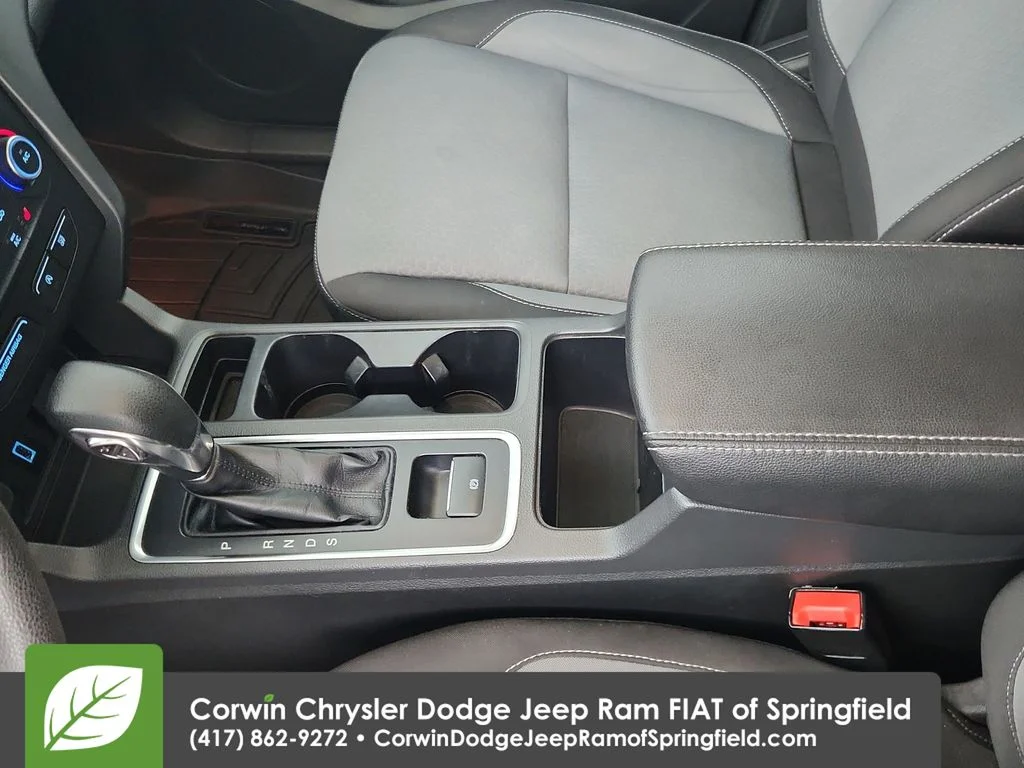 Used 2018 Blue Ford SE image 29