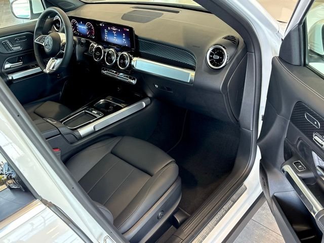 New 2026 Polar White Mercedes-Benz GLB 250 image 12