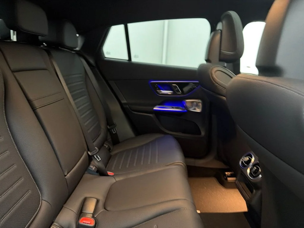 New 2027 White Mercedes-Benz GLC 300 image 25