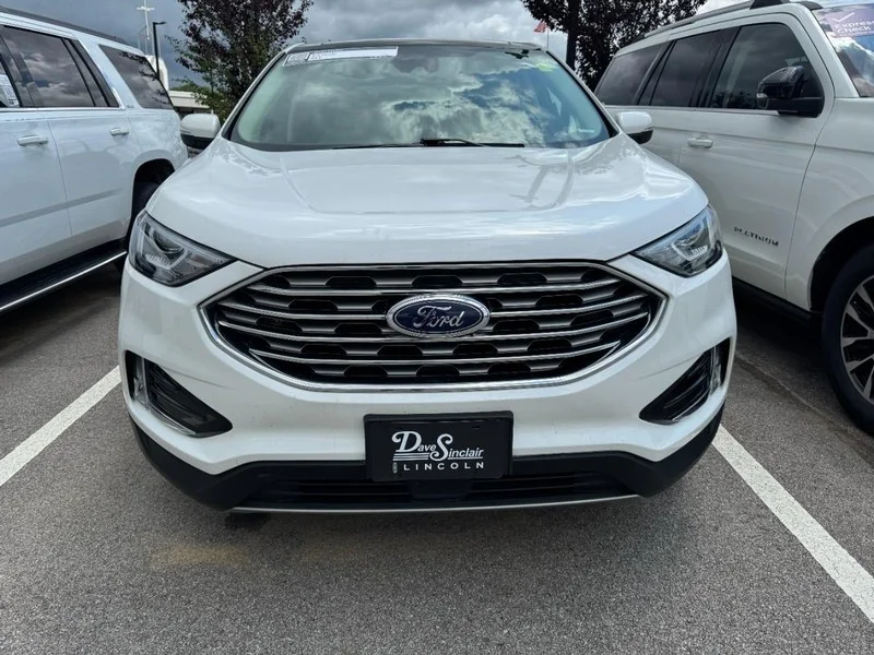 Used 2020 Oxford White Ford SEL AWD image 2
