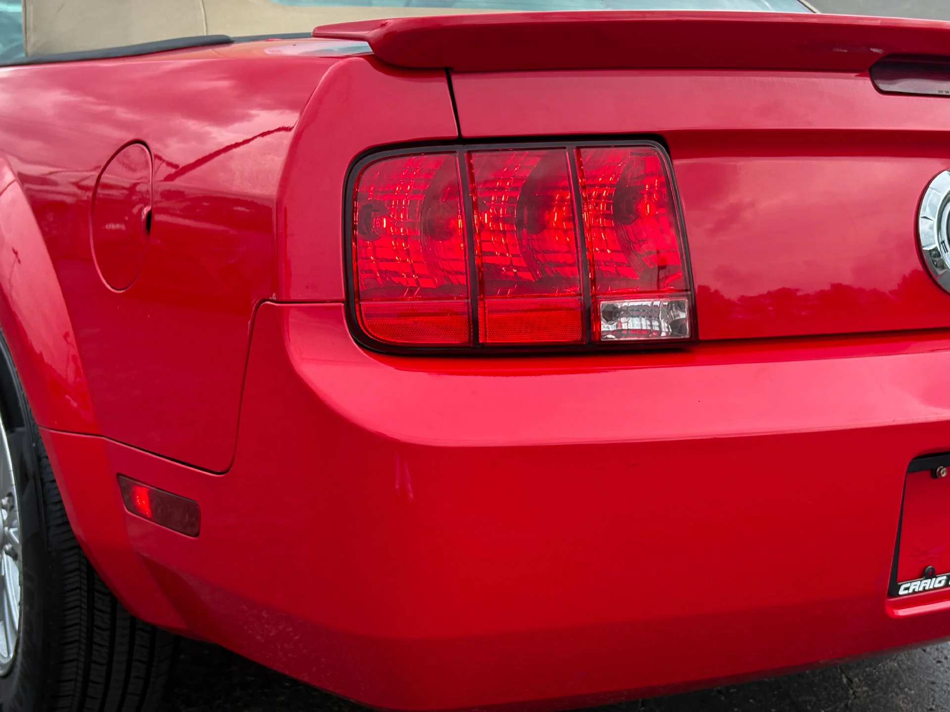 Used 2009 Red Ford V6 image 12