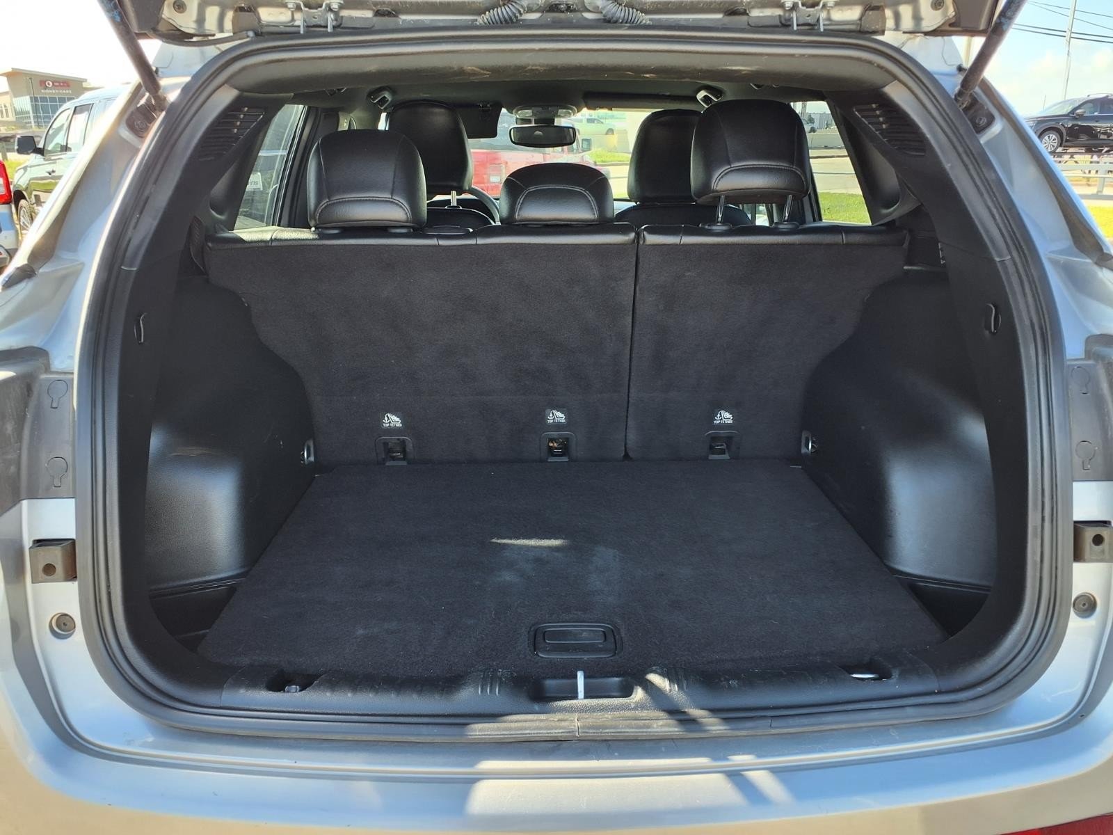 2024 Jeep Compass Latitude Silver at Robbins Nissan