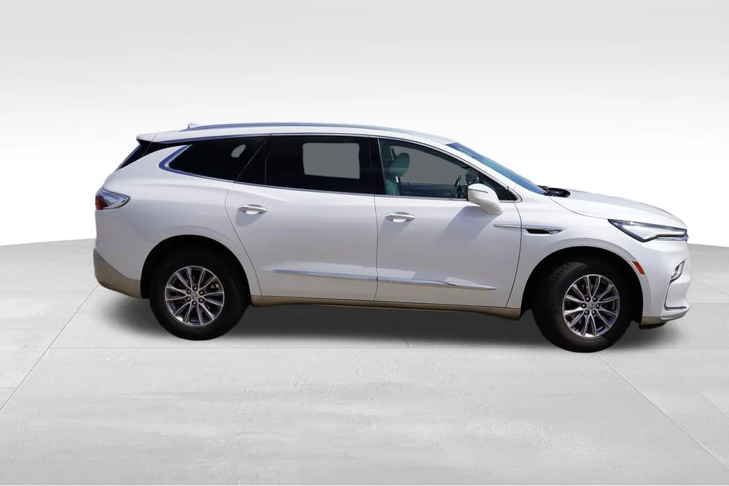 Used 2024 White Frost Tricoat Buick Essence image 3
