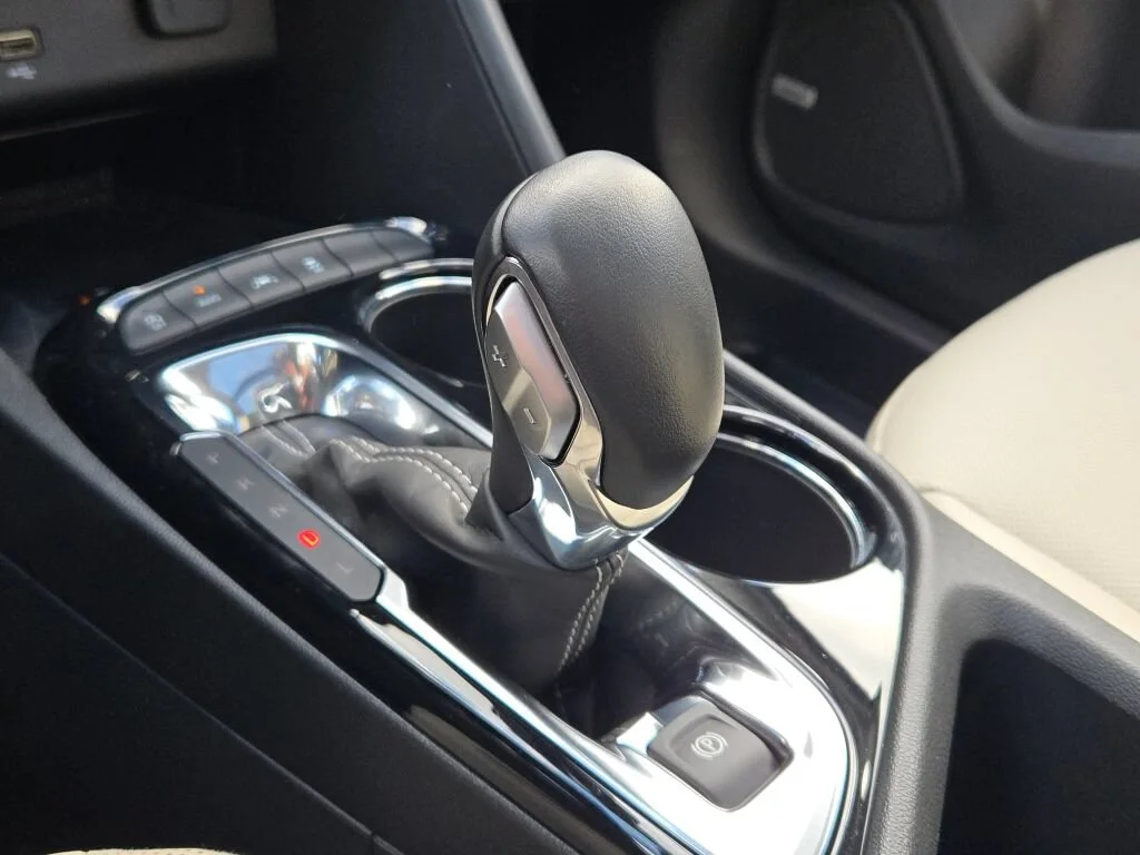Used 2026 White Buick Avenir image 27