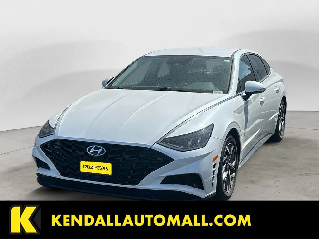 Used 2022 Gray Hyundai SEL image 1