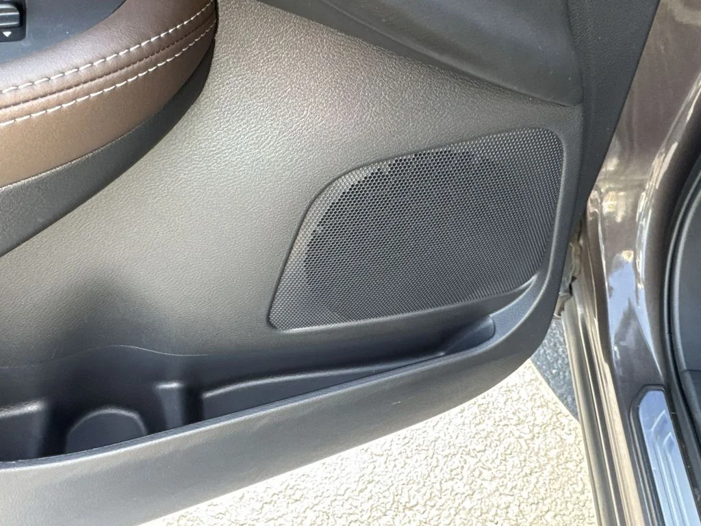 Used 2017 Brown Nissan Platinum image 25