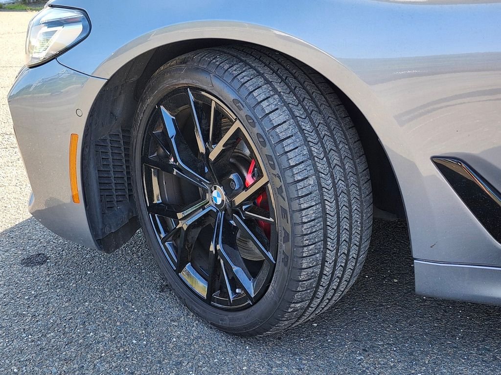Used 2023 Gray BMW 540i xDrive image 35