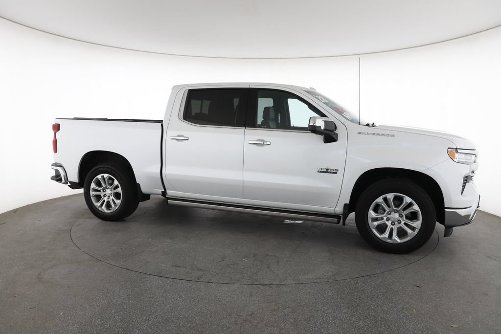 Used 2023 Iridescent Pearl Tricoat Chevrolet LTZ image 15