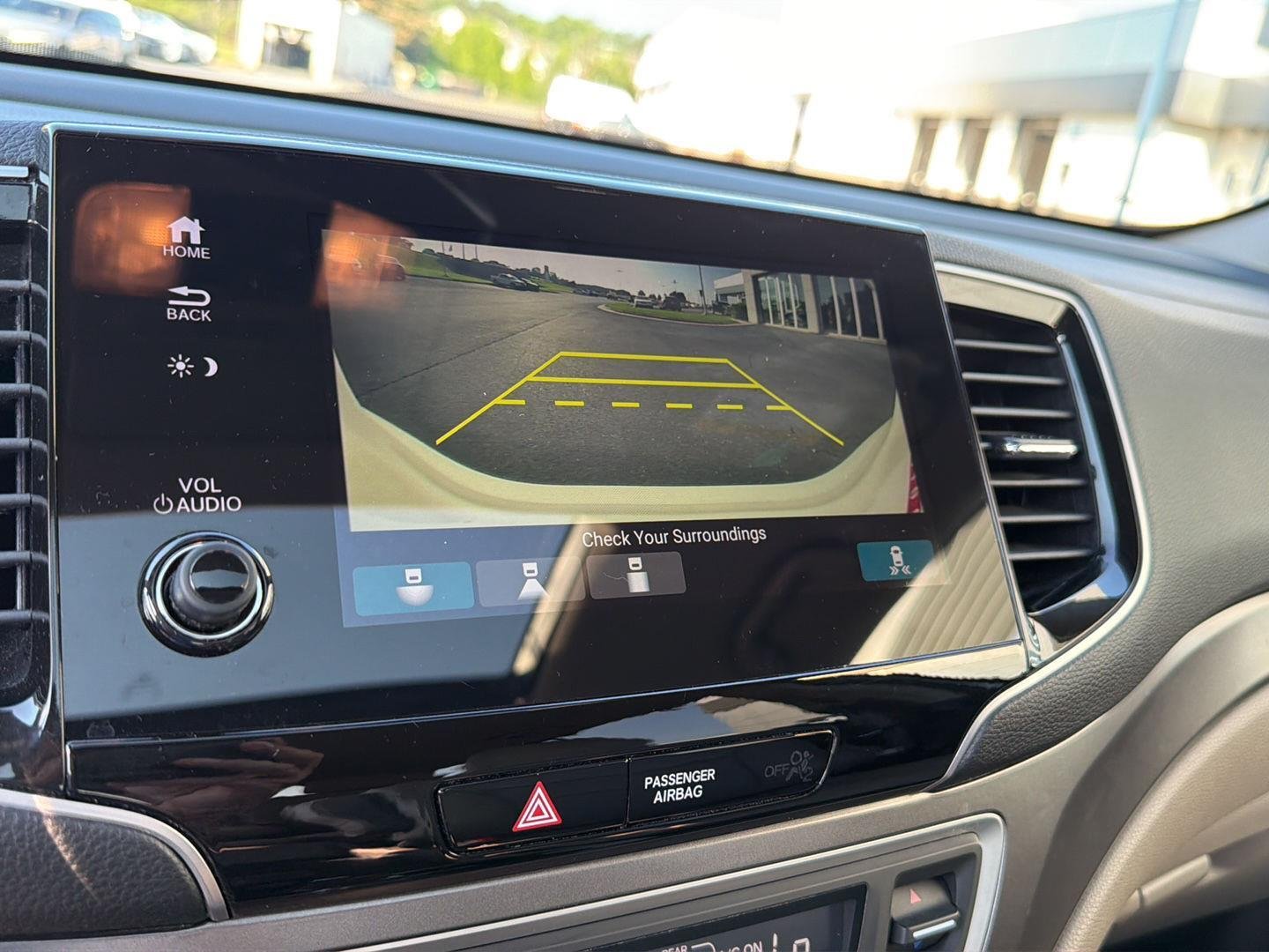 Used 2019 White Diamond Pearl Honda EX-L image 25