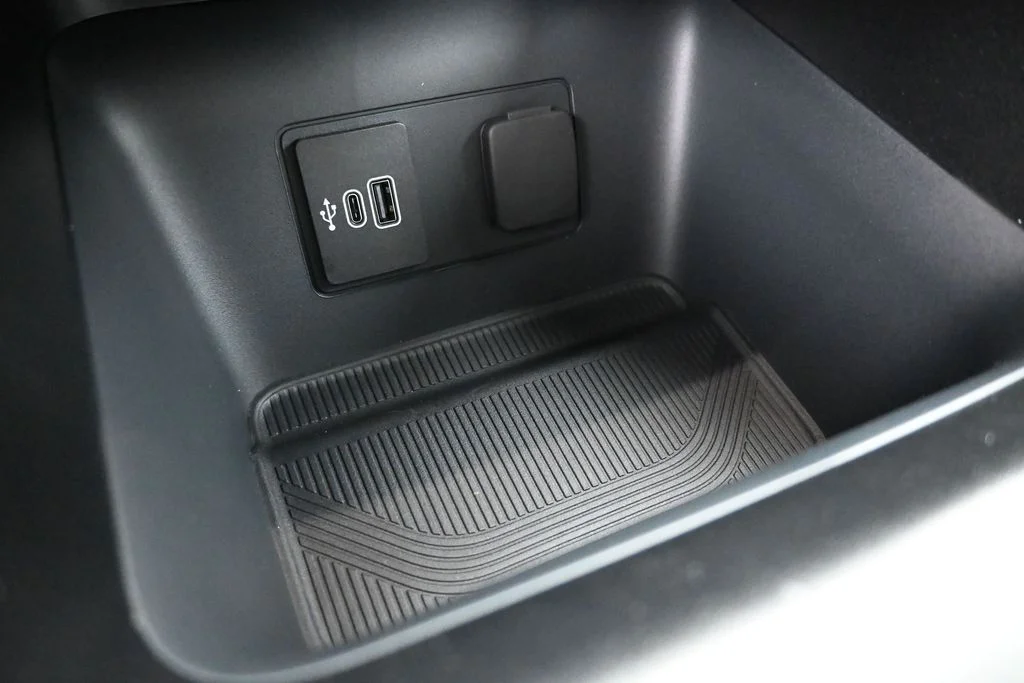 New 2026 Agate Black Metallic Ford Active image 17