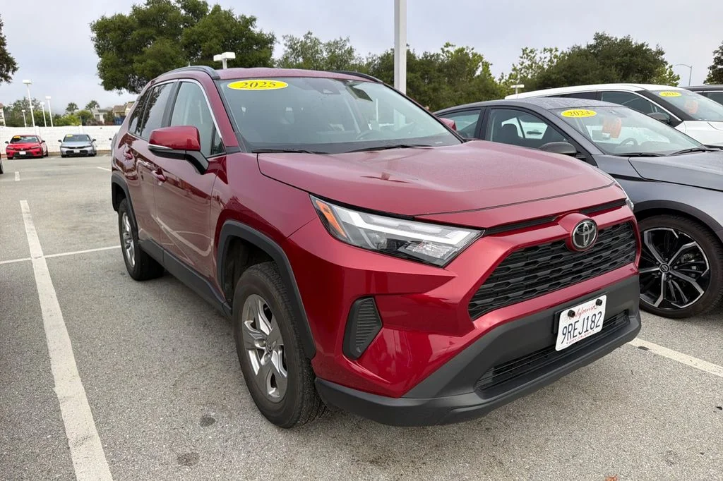 Used 2025 Pearl Toyota XLE image 2
