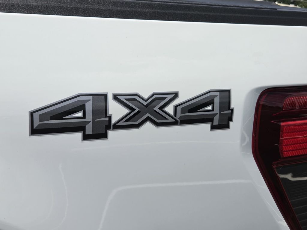 New 2026 Oxford White Ford XLT image 45