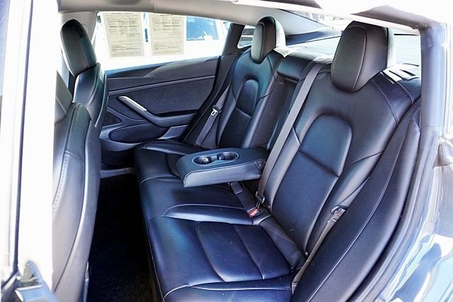 Used 2021  Tesla Standard Range Plus image 17
