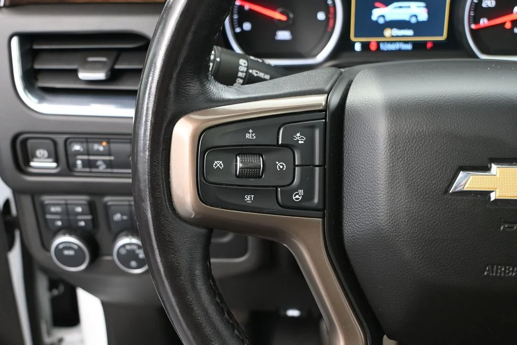 Used 2021 White Chevrolet High Country image 32