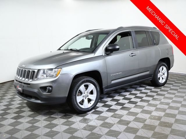 Used 2013 Gray Jeep Latitude image 3