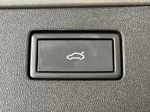 Certified Used 2025 Silver Volkswagen 2.0T SE image 6